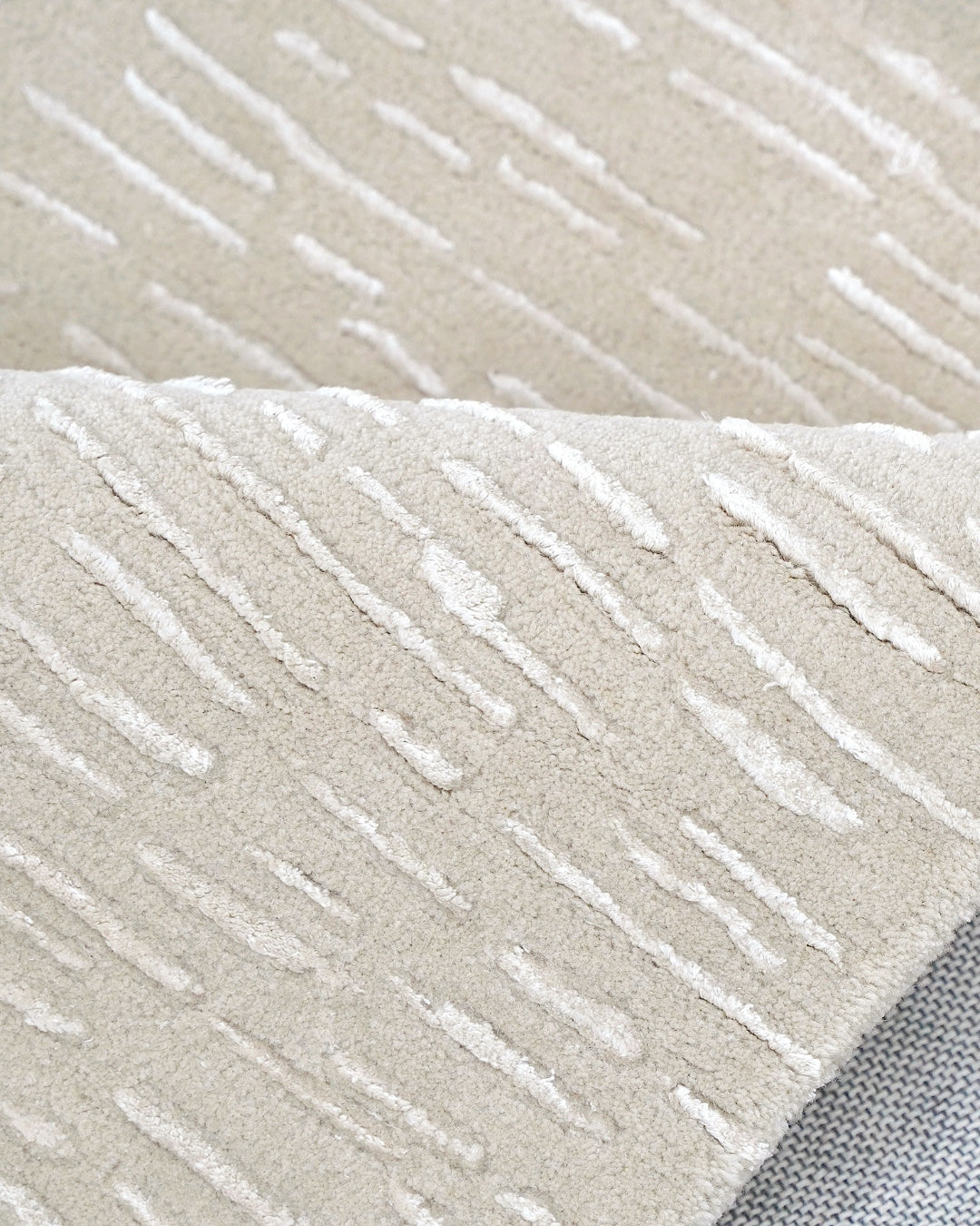Cabella Wool & Silk Rug / Frost