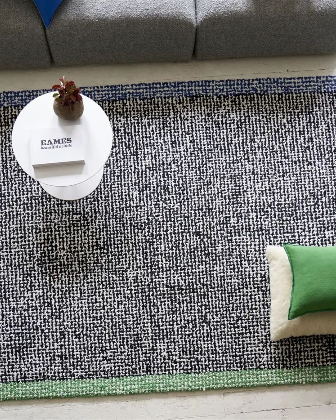 Creek Wool Rug / Charcoal