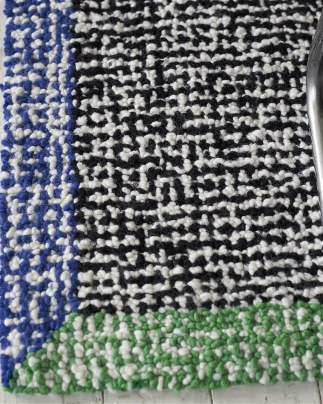 Creek Wool Rug / Charcoal