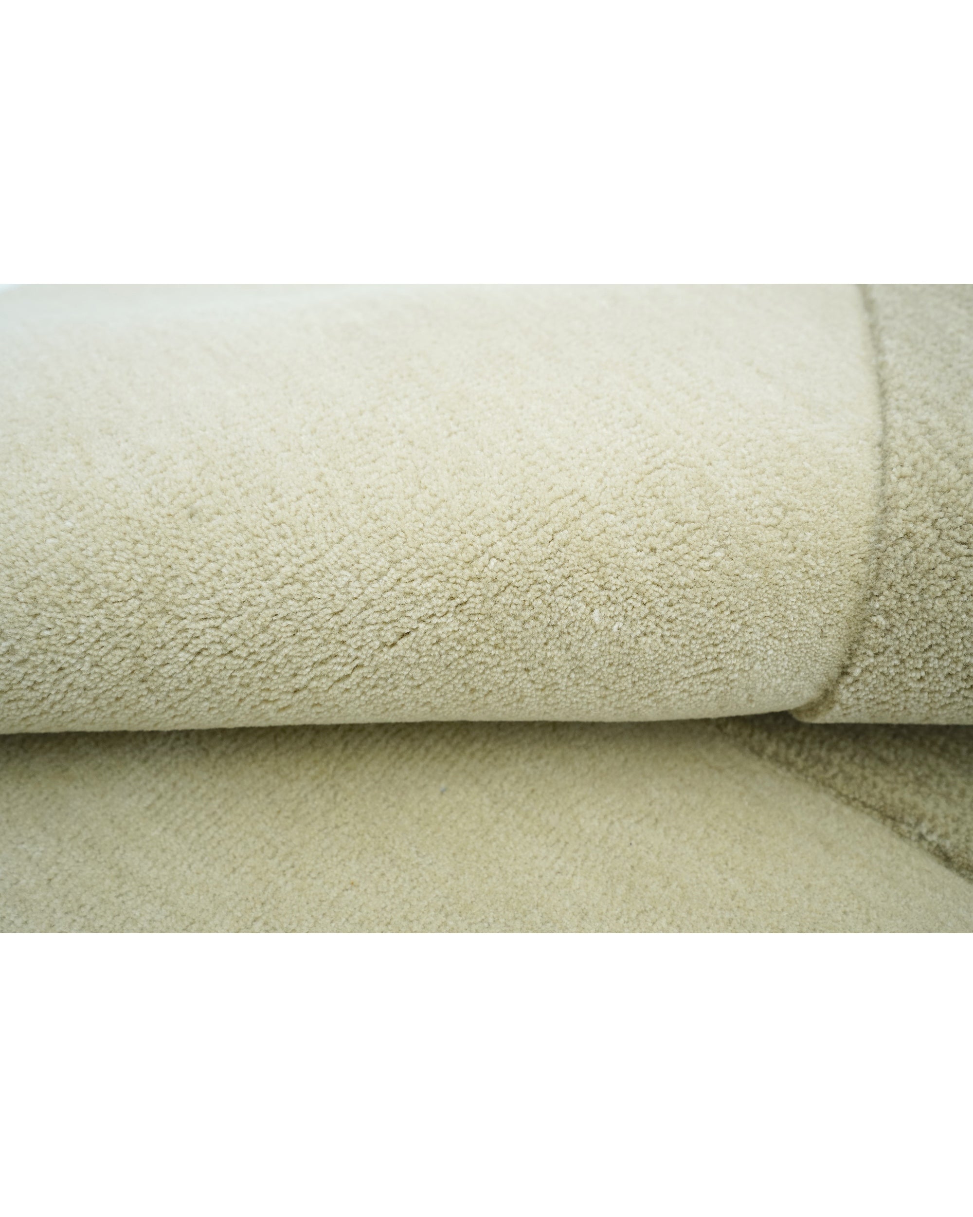 Facet Wool Rug, close view of the hand-tufted New Zealand wool pile