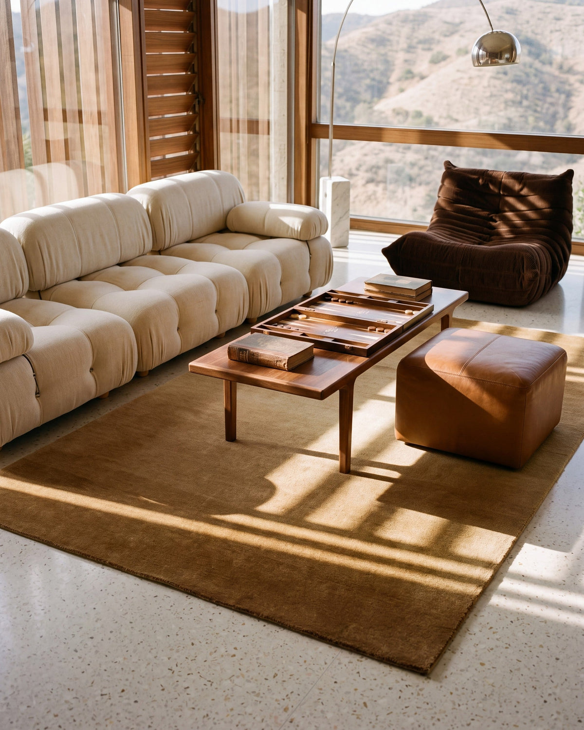 Solaris, Ombré Anomaly rug, Umber, Backgammon on the rug