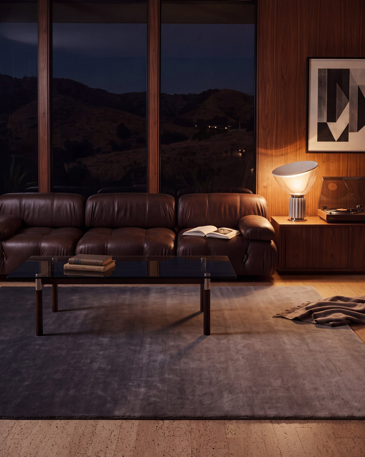 Solaris, Ombré Taupe rug, Graphite, living room, night (lamp)